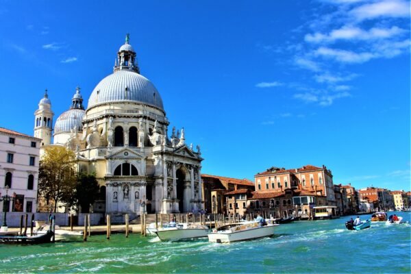 TOUR OF VENEZIA